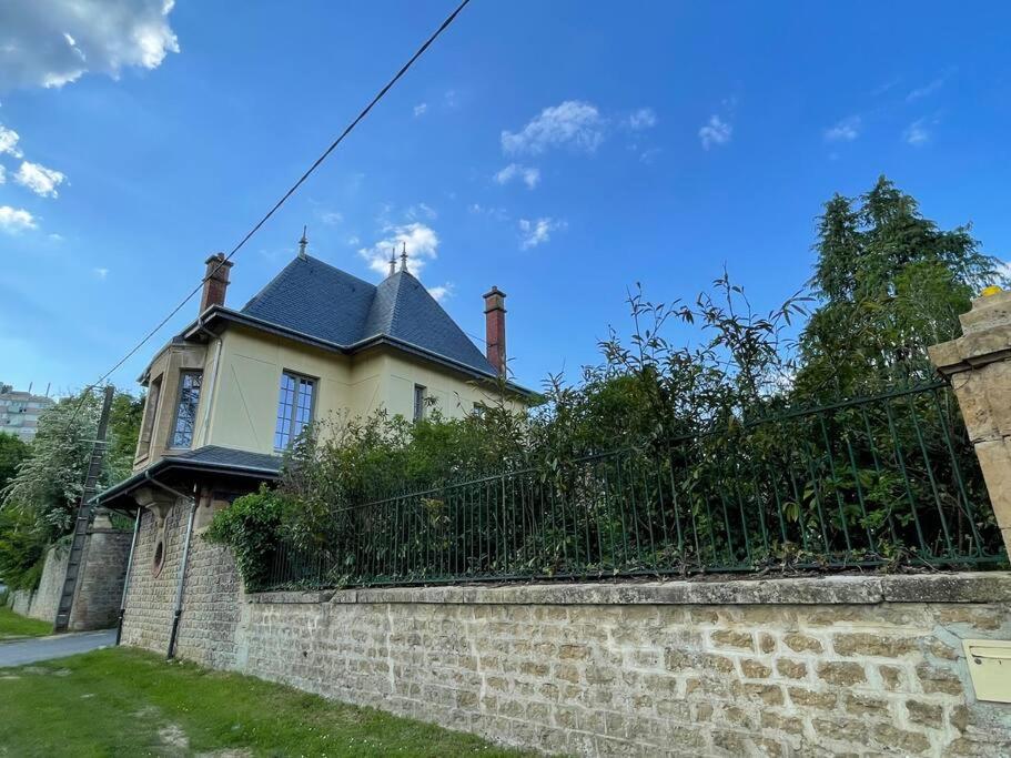 Maison Independante La Quietas Sur Les Hauteurs De Седан Экстерьер фото
